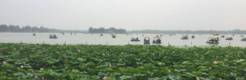boats on Kunming Lake